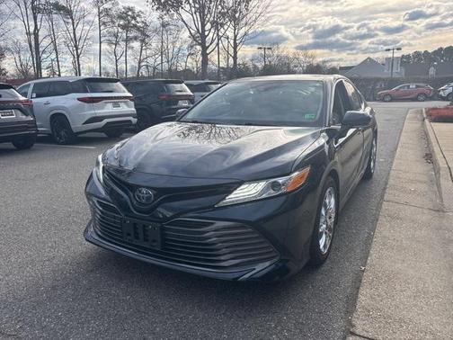 2020 Toyota Camry Hybrid XLE
