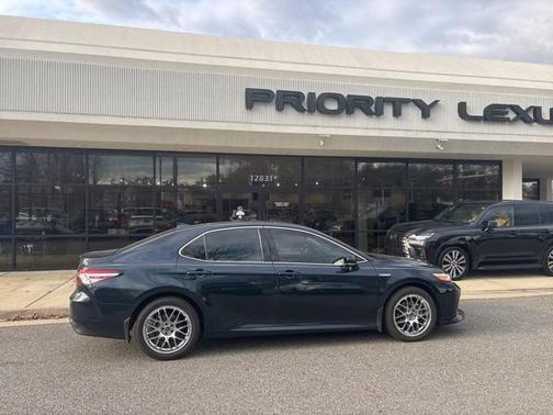 2020 Toyota Camry Hybrid XLE
