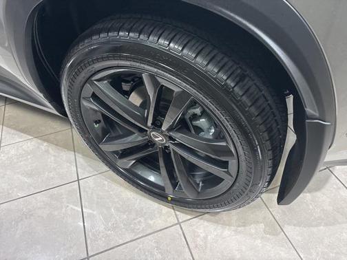 2026 Lexus NX 450h+ Luxury