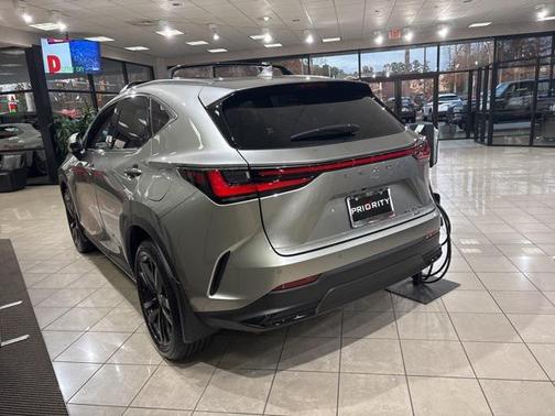 2026 Lexus NX 450h+ Luxury