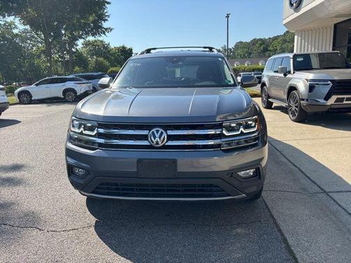 Platinum Gray Metallic 2019 Volkswagen Atlas 3.6L SE w/Technology