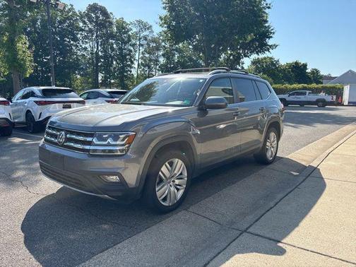 Platinum Gray Metallic 2019 Volkswagen Atlas 3.6L SE w/Technology