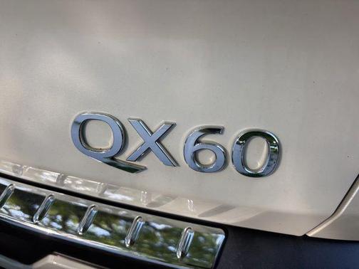 Majestic 2023 INFINITI QX60 Luxe