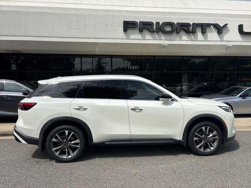Majestic 2023 INFINITI QX60 Luxe
