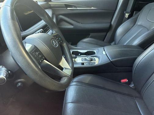 Majestic 2023 INFINITI QX60 Luxe