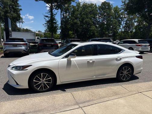 Eminent White Pearl 2023 Lexus ES 350 Base