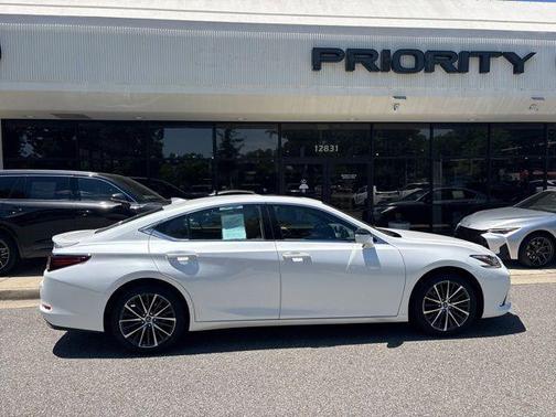 Eminent White Pearl 2023 Lexus ES 350 Base