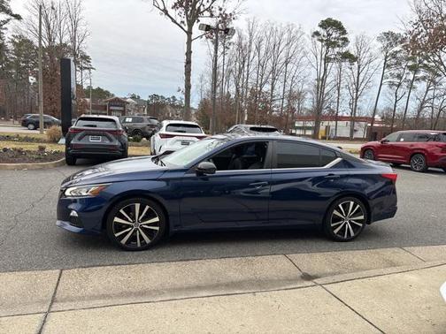 2022 Nissan Altima SR VC-Turbo FWD