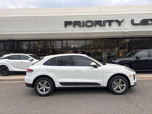 2021 Porsche Macan Base