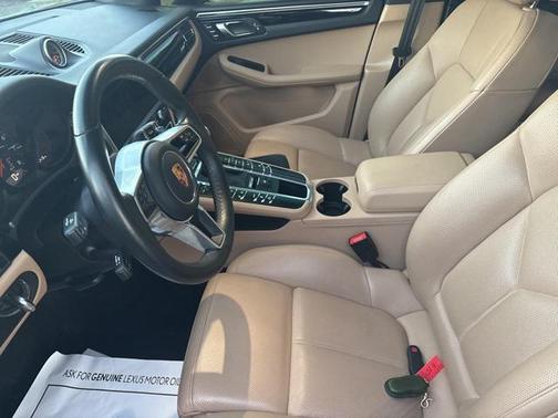 2021 Porsche Macan Base