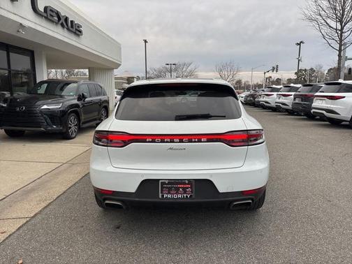 2021 Porsche Macan Base