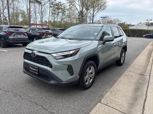 2022 Toyota RAV4 XLE