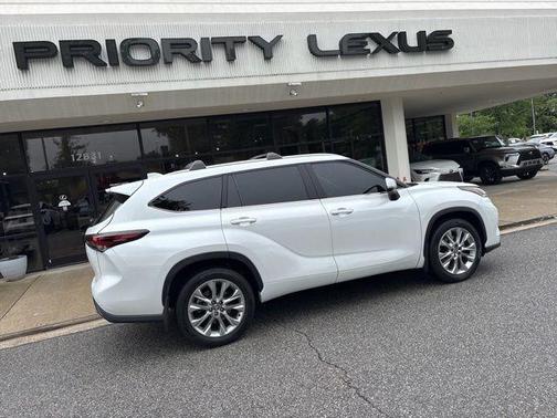 Wind Chill Pearl 2024 Toyota Highlander Limited