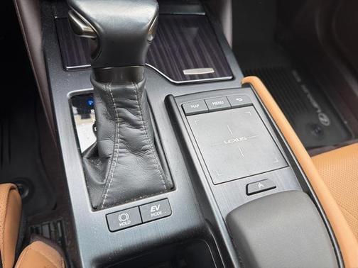 2020 Lexus ES 300h Ultra Luxury