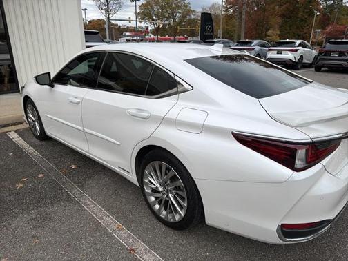 2020 Lexus ES 300h Ultra Luxury