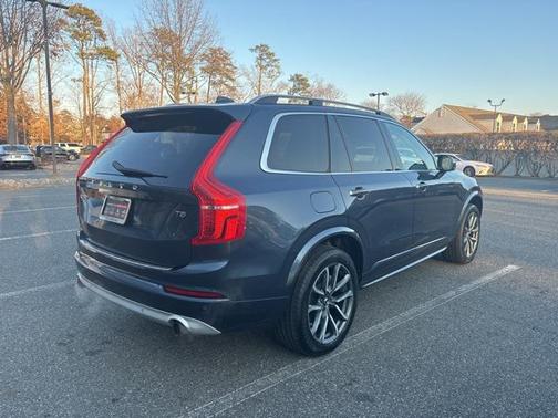2019 Volvo XC90 T5 Momentum