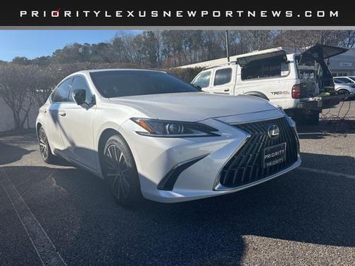 2025 Lexus ES 300h Base