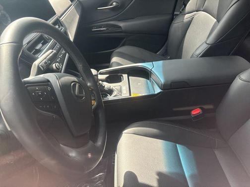 2025 Lexus ES 300h Base