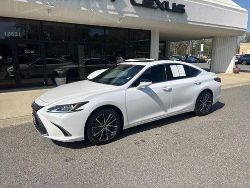 2025 Lexus ES 300h Base