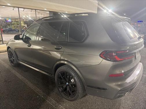 2025 BMW X7 M60i