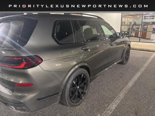 2025 BMW X7 M60i