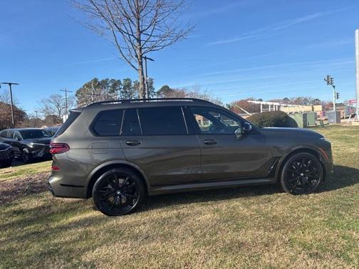 2025 BMW X7 M60i