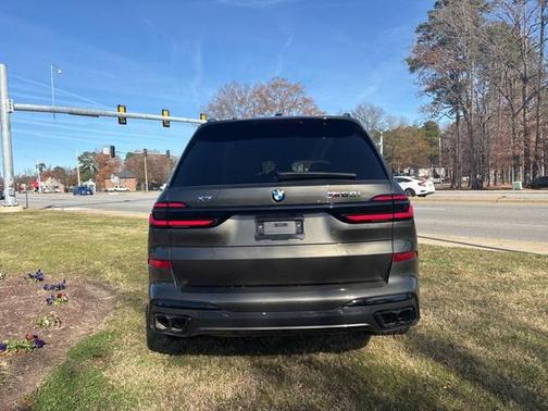 2025 BMW X7 M60i