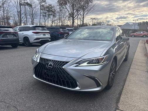 2023 Lexus ES 250 Base