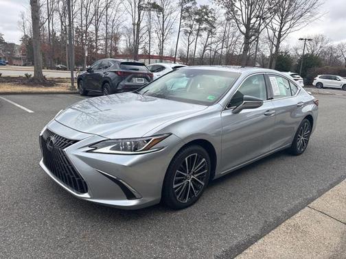 2023 Lexus ES 250 Base