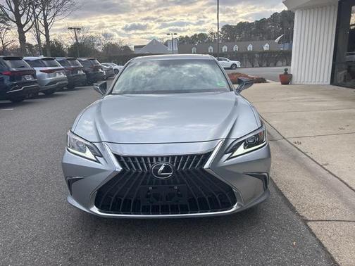 2023 Lexus ES 250 Base
