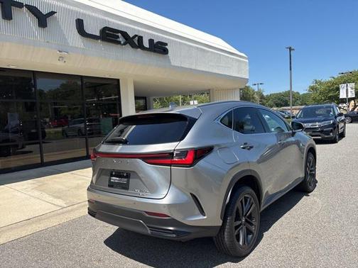 2024 Lexus NX 450h+ Luxury