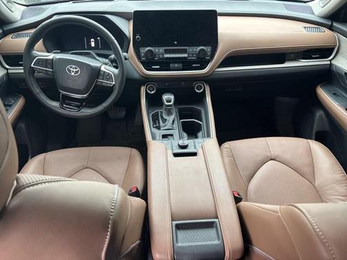 2024 Toyota Grand Highlander Platinum