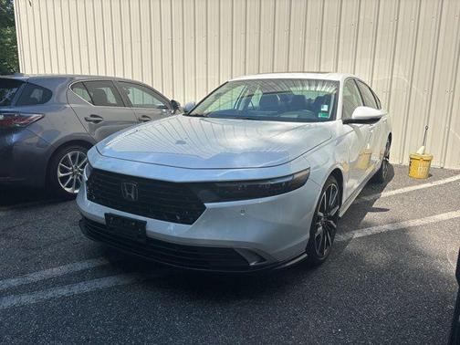 Platinum White Pearl 2023 Honda Accord Hybrid Touring