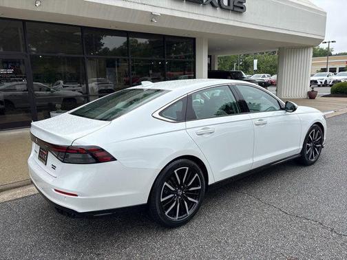 Platinum White Pearl 2023 Honda Accord Hybrid Touring