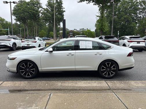 Platinum White Pearl 2023 Honda Accord Hybrid Touring