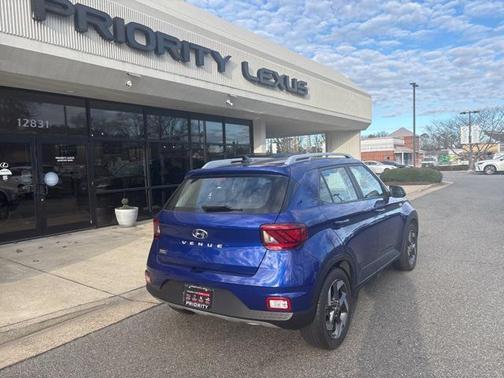 2022 Hyundai VENUE Limited