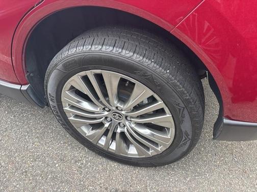 2023 Toyota Venza XLE