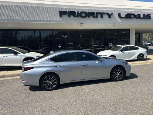 Iridium 2022 Lexus ES 350 Base