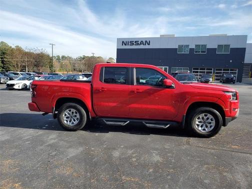 2024 Nissan Frontier SV