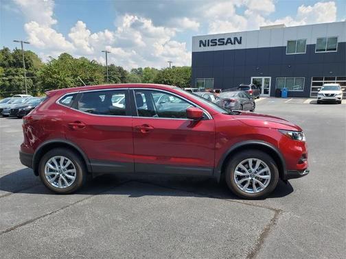 2022 Nissan Rogue Sport S