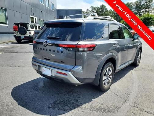 2023 Nissan Pathfinder SL