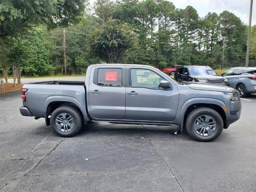 2025 Nissan Frontier SV