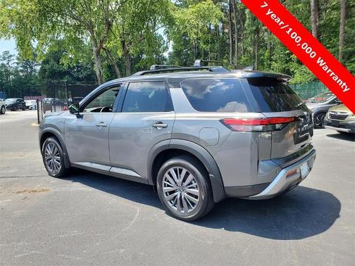 2024 Nissan Pathfinder SL