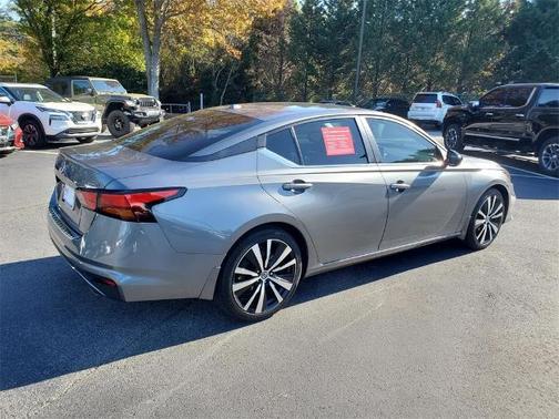 2022 Nissan Altima 2.5 SR