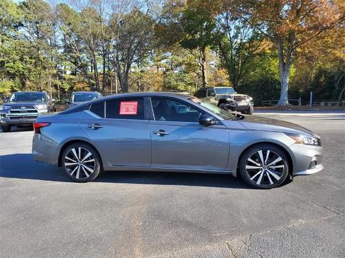 2022 Nissan Altima 2.5 SR