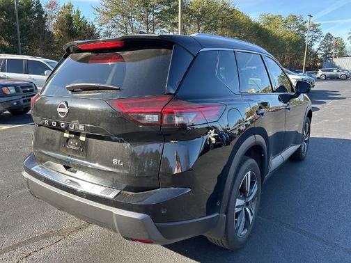 2025 Nissan Rogue SL