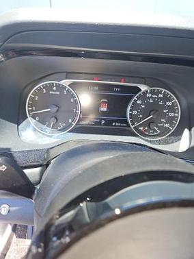 White 2022 Nissan Pathfinder SL