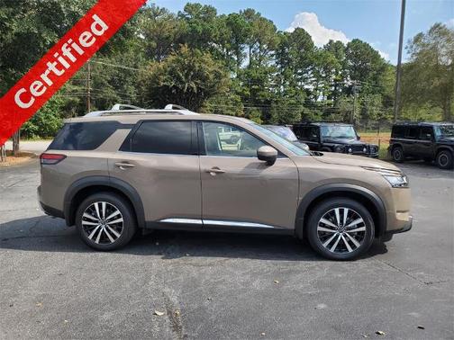 2024 Nissan Pathfinder Platinum