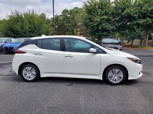 2023 Nissan Leaf S