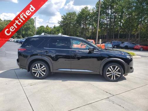 2024 Nissan Pathfinder Platinum